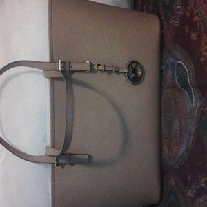 High end pursed & totes